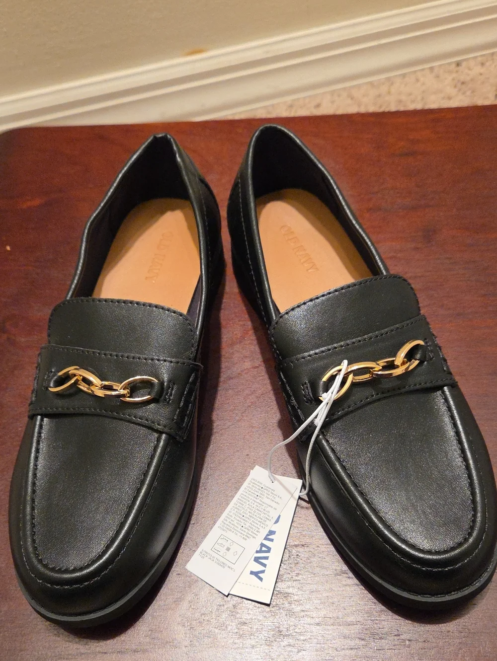 Old Navy Black Women’s Slip-On Loafers with Gold Chain Accent Size 7 NWT